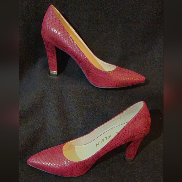Anne Klein Tonia Burgundy Faux Reptile Pattern Pumps - Size 7M - Picture 3 of 6